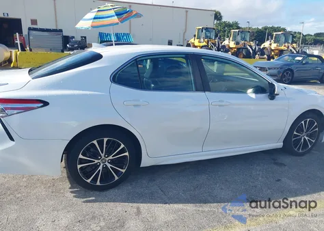 2020 Toyota Camry Se z USA, uszkodzony, nr VIN 4T1G11AK5LU356616